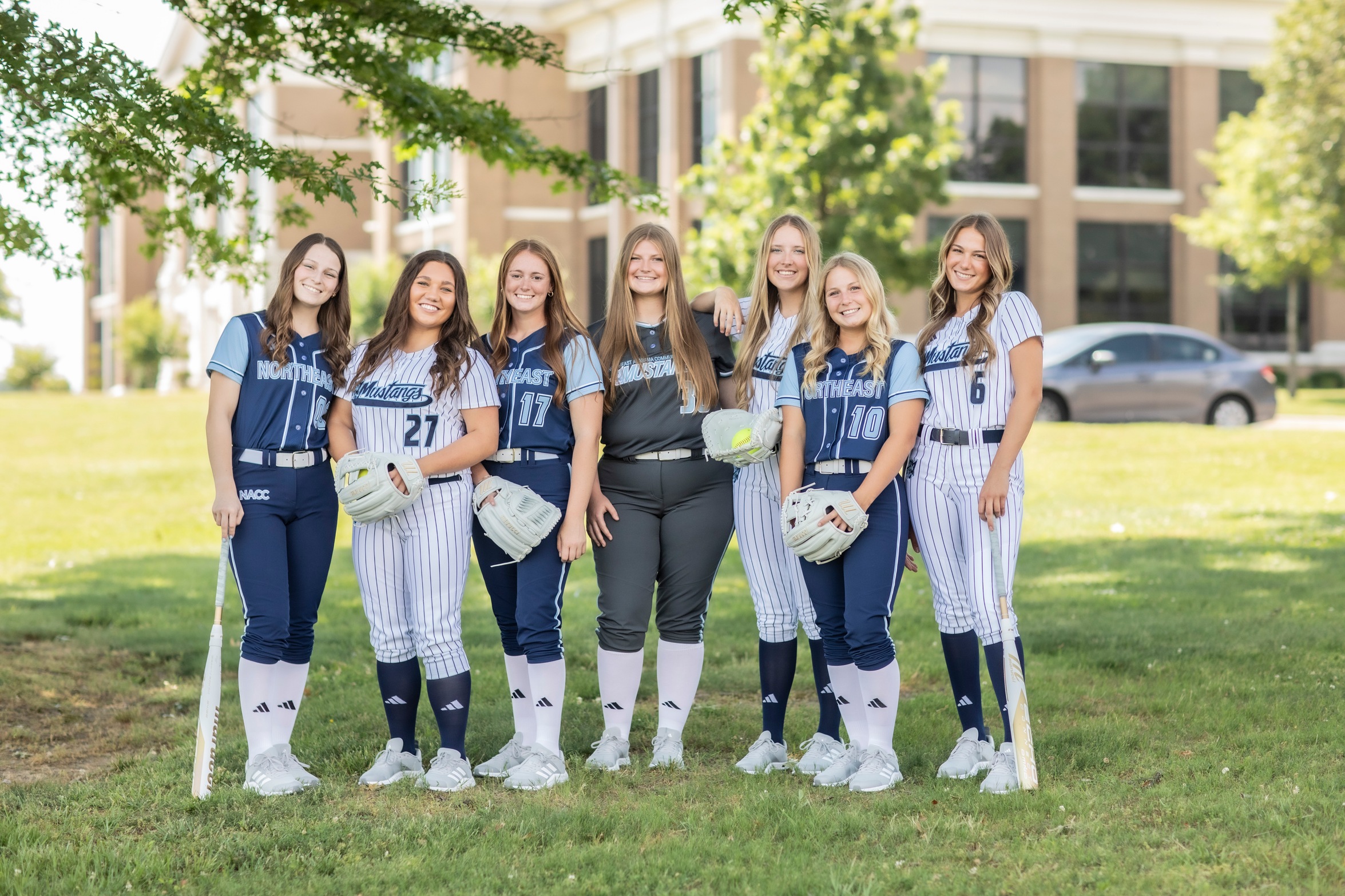 Image of Softball players on the campus of NACC.